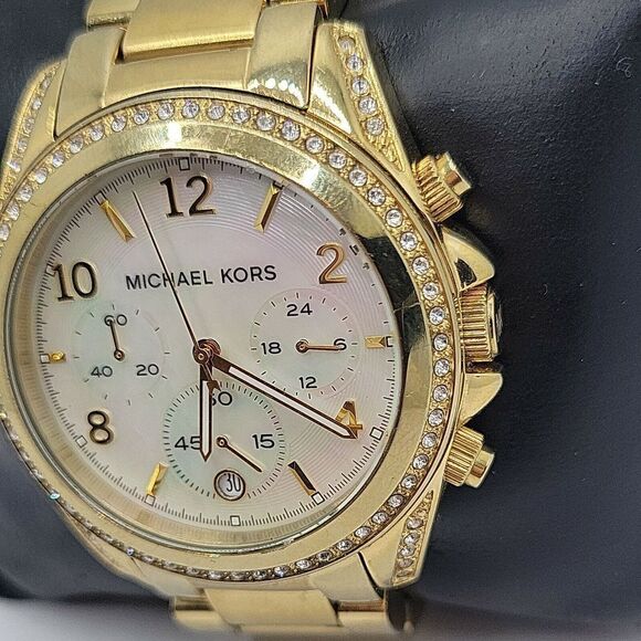 Michael Kors MK5521 Women's Stainless Steel Analog White Dial Quartz Watch AM476 - Picture 3 of 11